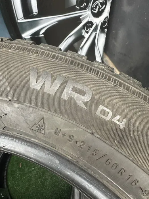 215/60 R16 Nokian WR комплект шин зимних.