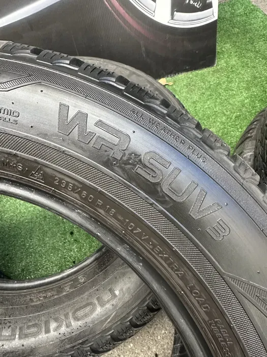235/60 R18 Nokian WR SUV 3, пара шин зимних.