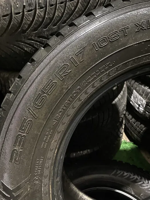 235/65 R17 Nokian Hakkapelitta 8 пара шин зимних.