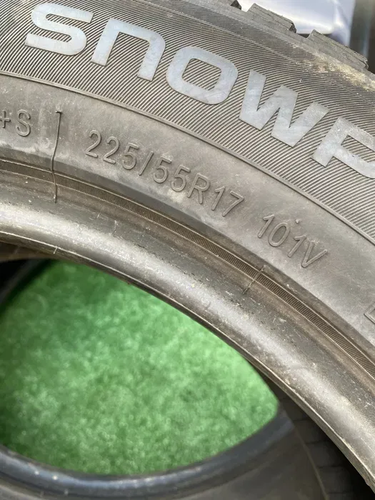 225/55 R17 Nokian Snowproof 23г пара шин зимних.