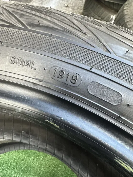 235/60 R18 Nokian WR SUV 3, пара шин зимних.