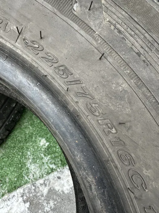225/75 R16C Nexen Roadian 21г пара шин летних.
