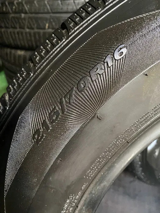 215/70 R16 Nexen пара шин всесезонных