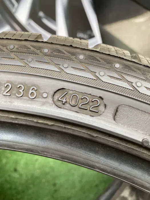 225/40 R19 Nokian SnowProof 22г пара шин зимних.