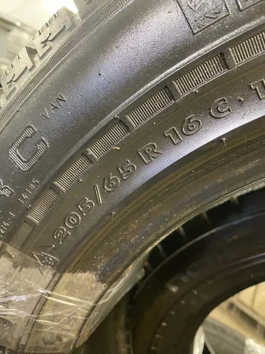 205/65 R16C Nokian WR C пара шин зимних