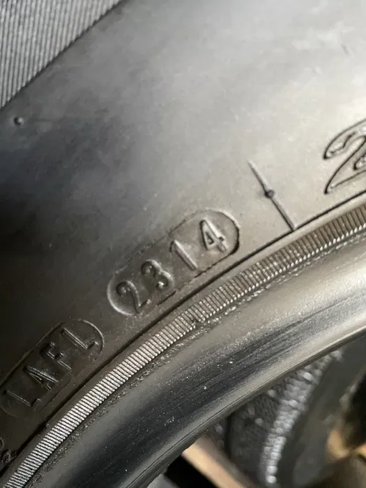 215/70 R16 Nexen пара шин всесезонных