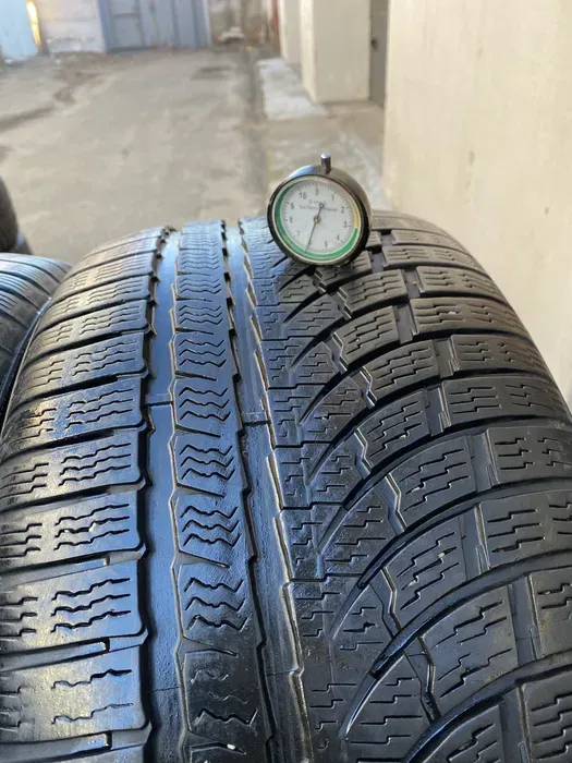 255/40 R19 Nokian WR пара шин зимних.