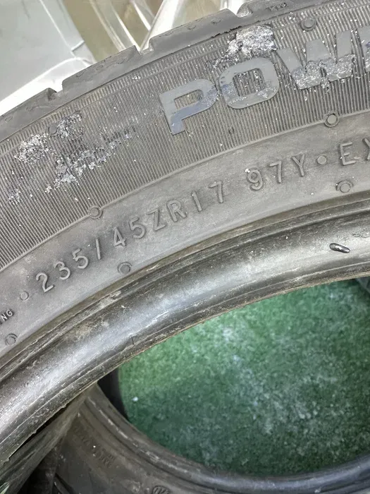 235/45 R17 Nokian Tyres 20г пара шин летних.