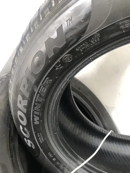 255/55 R18 Pirelli Scorpion комплект шин зимних.