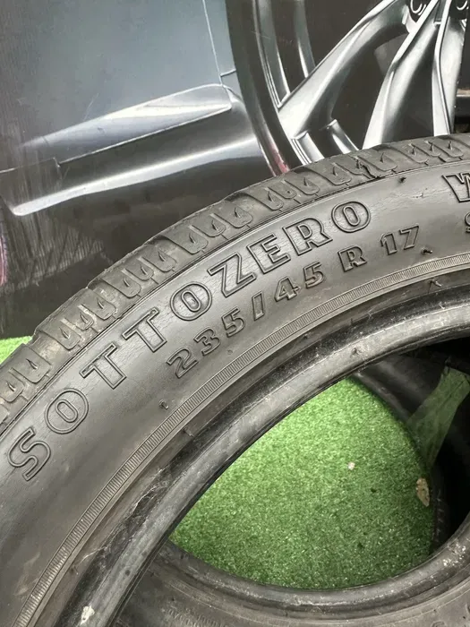 235/45 R17 Pirelli Sottozero пара шин зимних.