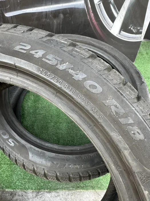 245/40 R18 Pirelli Sottozero 3, пара шин зимних 18 г.