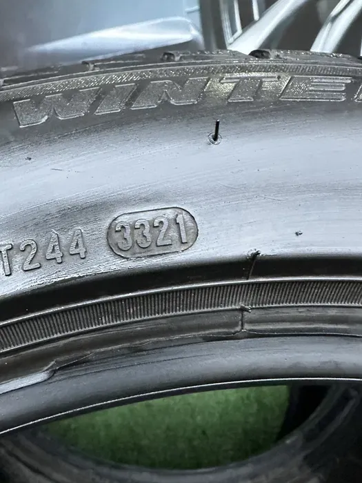 255/45 R19 Pirelli Sottozero 21г пара шин зимних.
