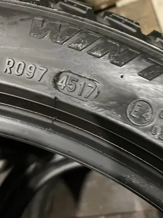 245/40 R18 Pirelli Sottozero 3, пара шин зимних.