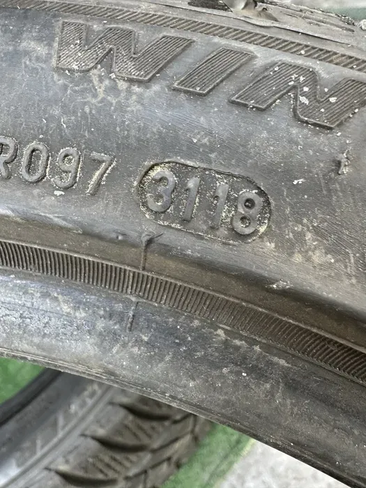 245/40 R18 Pirelli Sottozero 3, пара шин зимних 18 г.