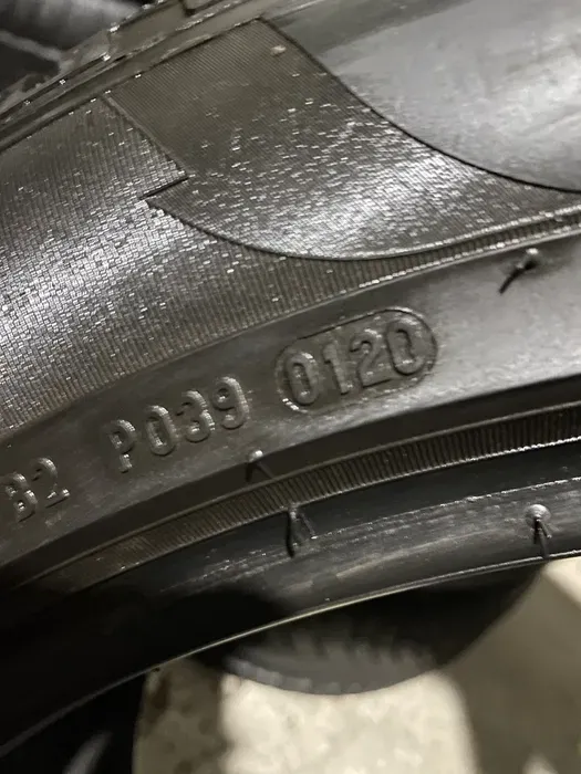 295/40 R20 Pirelli Scorpion 20г, пара шин зимних.
