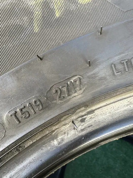 235/65 R16C Pirelli Carrier комплект шин летних.