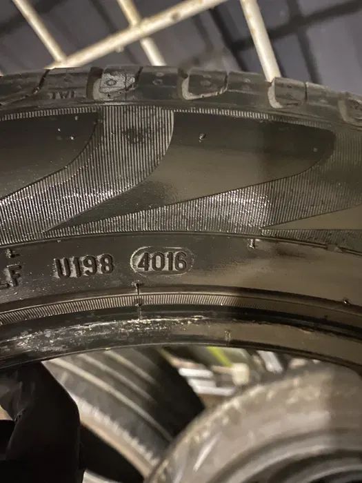 235/50 r19 Pirelli Scorpion комплект шин летних