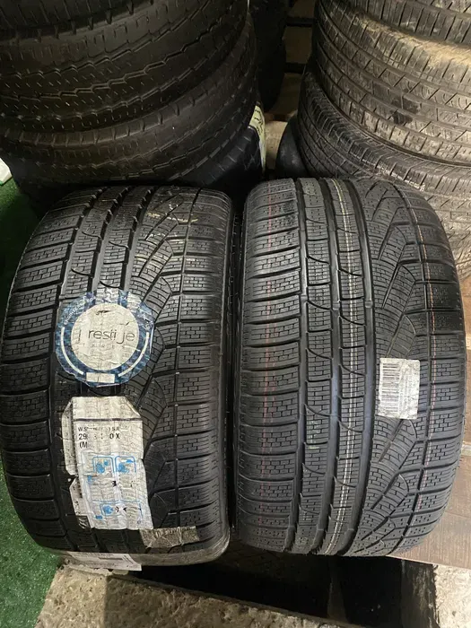 295/30 R20 Pirelli Sottozero 101w НОВАЯ пара шин зимних.