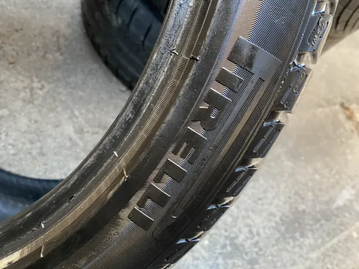 255/40 R19 Pirelli Sottozero 3, пара шин зимних.