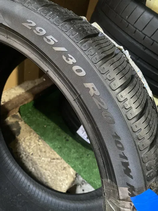 295/30 R20 Pirelli Sottozero 101w НОВАЯ пара шин зимних.