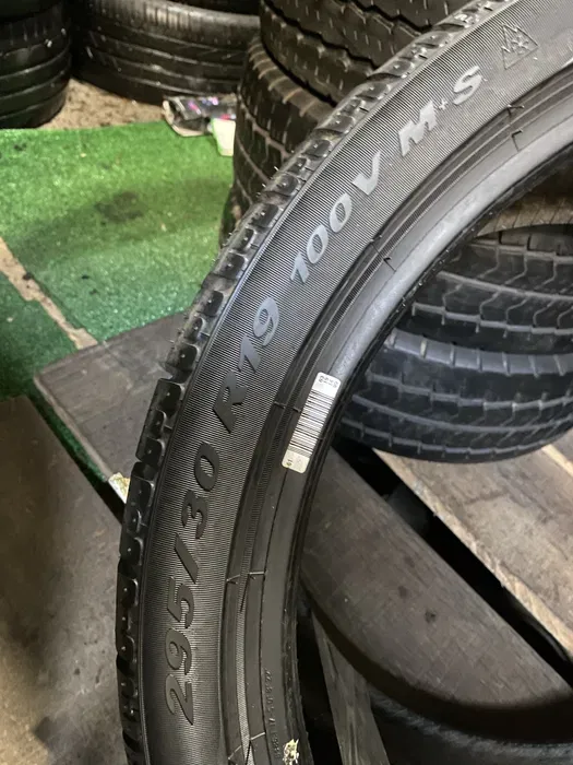 295/30 R19 Xl Pirelli Sottozero НОВАЯ пара шин зимних.