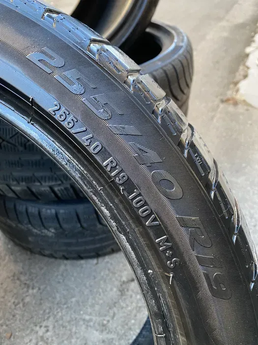 255/40 R19 Pirelli Sottozero 3, пара шин зимних.