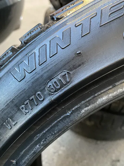 255/40 R19 Pirelli Sottozero 3, пара шин зимних.
