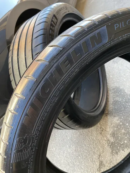 255/40 R20 Michelin Pilot Sport 4, пара шин летних