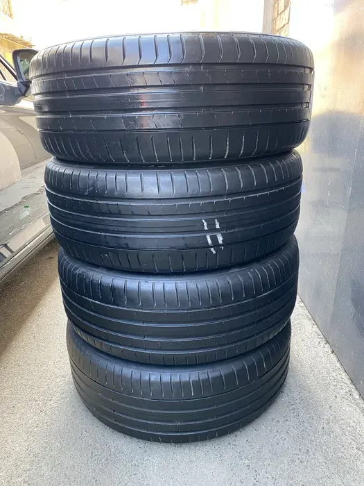 245/40 R21 Pirelli P Zero комплект шин летних