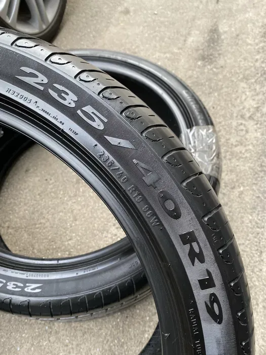 235/40 R19 Pirelli Cinturato P7 пара шин летних
