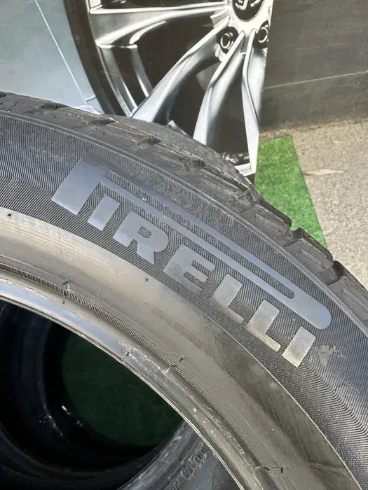 215/55 R17 Pirelli Sottozero 20г комплект шин зимних.