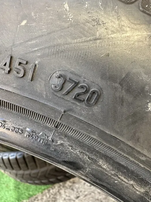 215/55 R17 Pirelli Sottozero 20г комплект шин зимних.