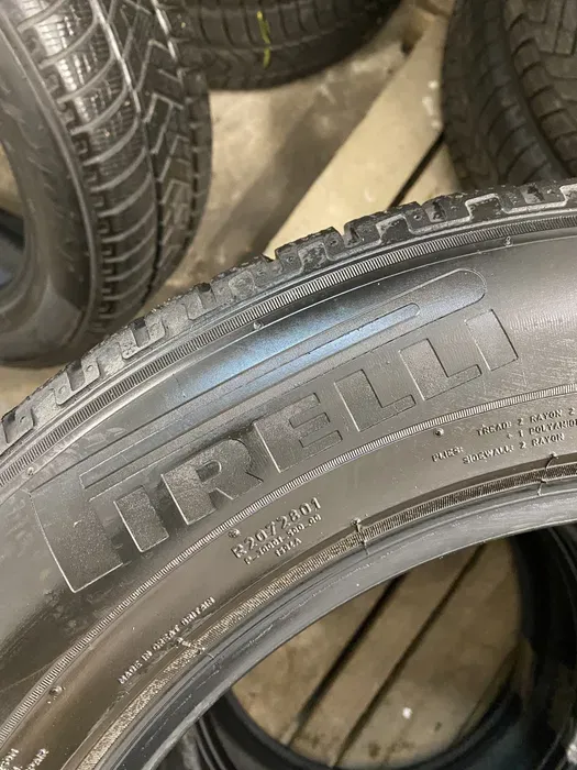 235/60 R18 Pirelli Scorpion 18г , пара шин зимних.