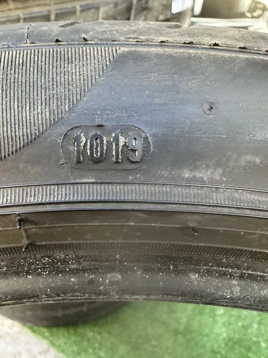 295/35 R21 Pirelli P zero 19г комплект шин летних.