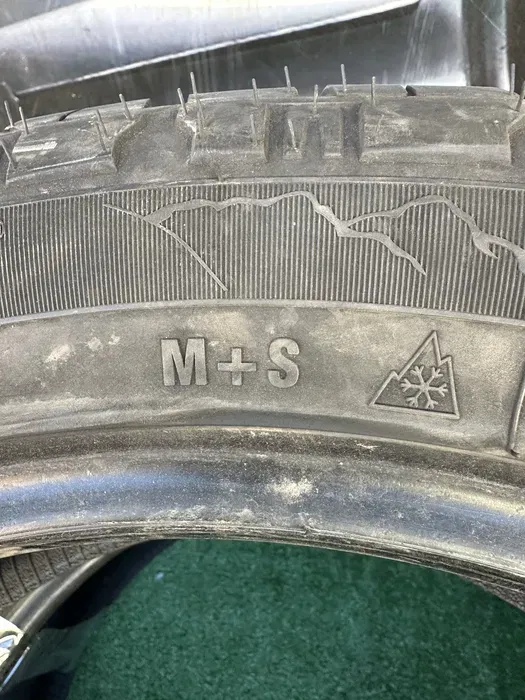 265/50 R20 Radar Renegade 23г пара шин всесезонных.
