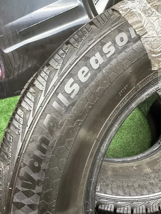 235/65 R16C Sportiva Van 22г пара шин всесезонных.