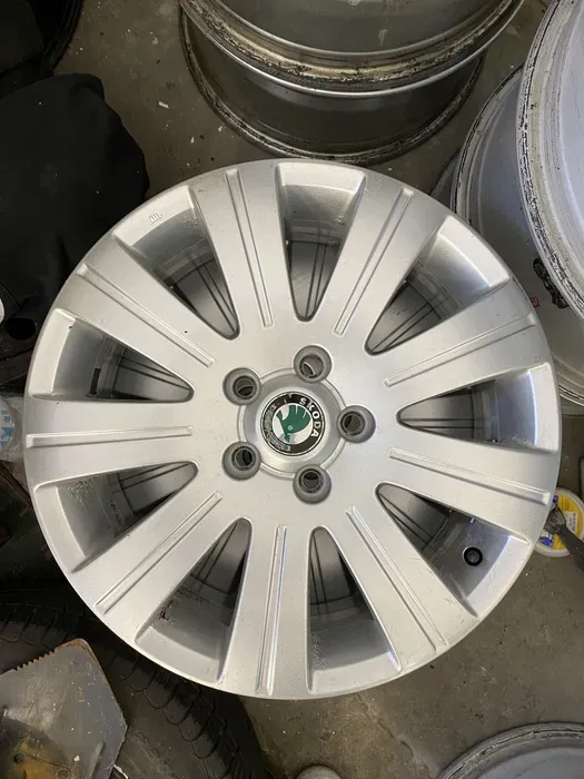 Skoda r17 5/112 , ет 45 комплект дисков.