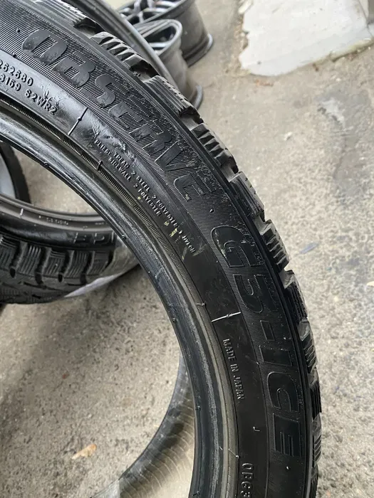 255/40 R19 Toyo 18г пара шин зимних.