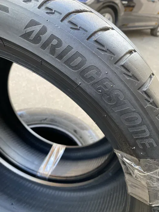 225/40 R19 Bridgestone Turanza 21г, пара шин летних