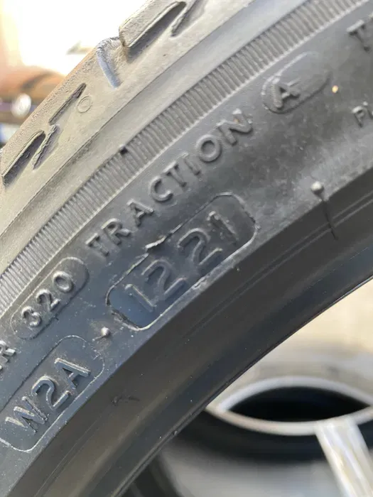 225/40 R19 Bridgestone Turanza 21г, пара шин летних