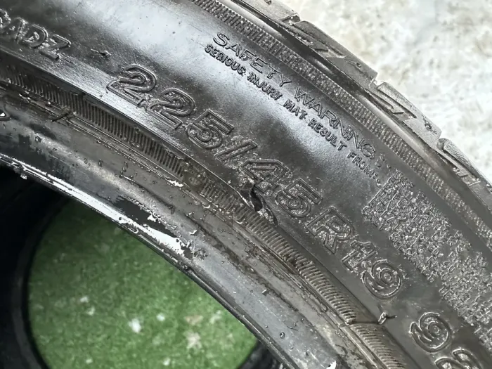 225/45 R19 Bridgestone Turanza 19г комплект шин летних.