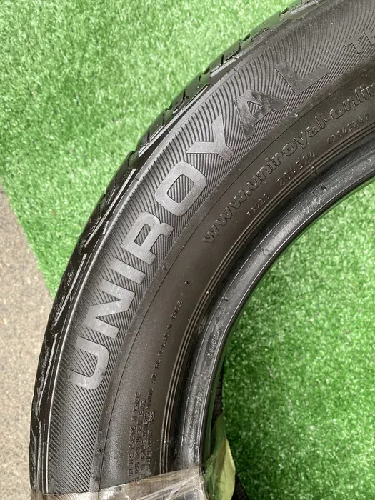 85/60 R15 Uniroyal RainExpert пара шин летних