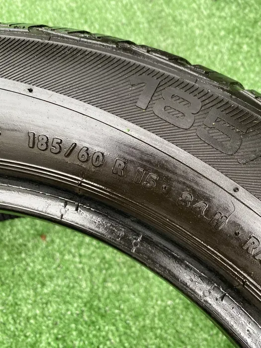 85/60 R15 Uniroyal RainExpert пара шин летних