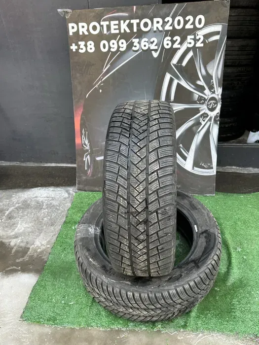 235/55 R18 Vredestein WinRacPro 22г пара шин зимних.