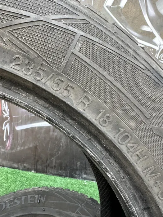 235/55 R18 Vredestein WinRacPro 22г пара шин зимних.