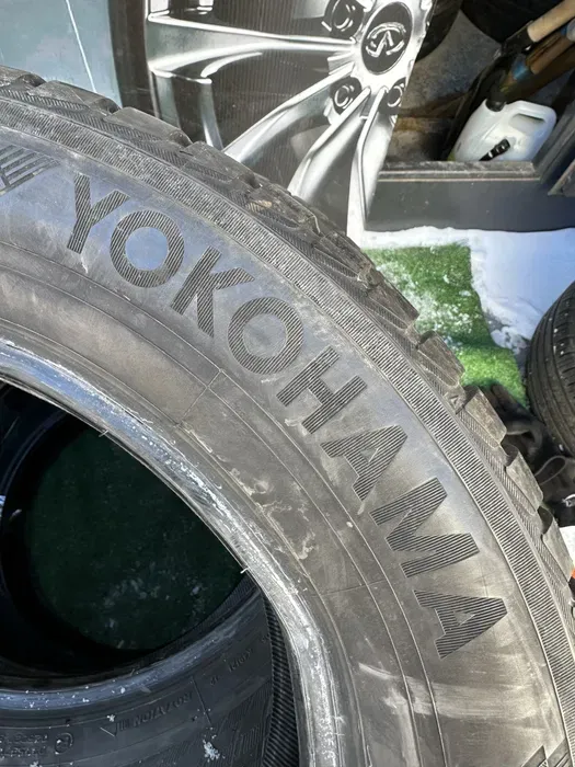 215/60 R16 Yokohama BluEarth комплект шин зимних.