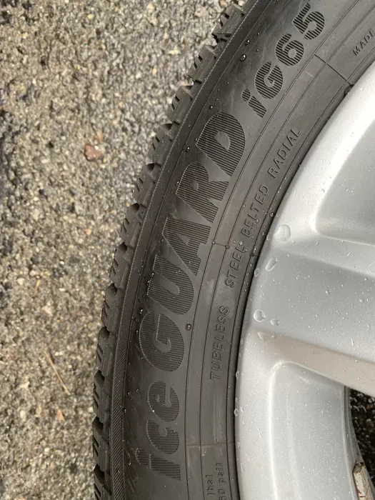 205/55 R16 Yokohama Ice guard 20г комплект шин зимних.