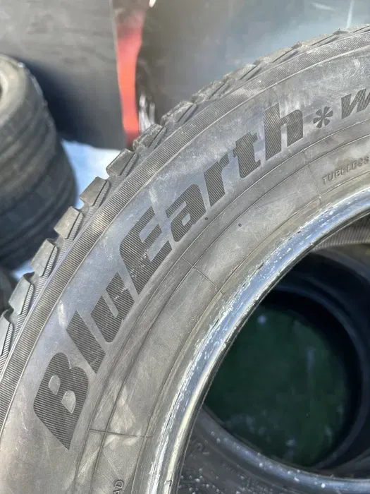 215/60 R16 Yokohama BluEarth комплект шин зимних.