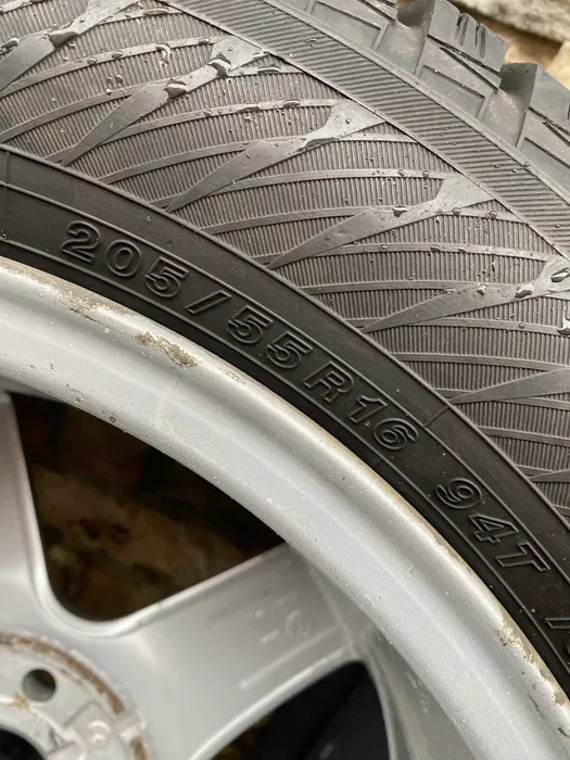 205/55 R16 Yokohama Ice guard 20г комплект шин зимних.