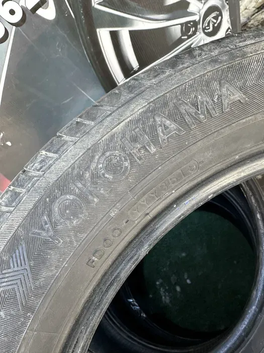 225/55 R18 Yokohama BluEarth комплект шин летних.